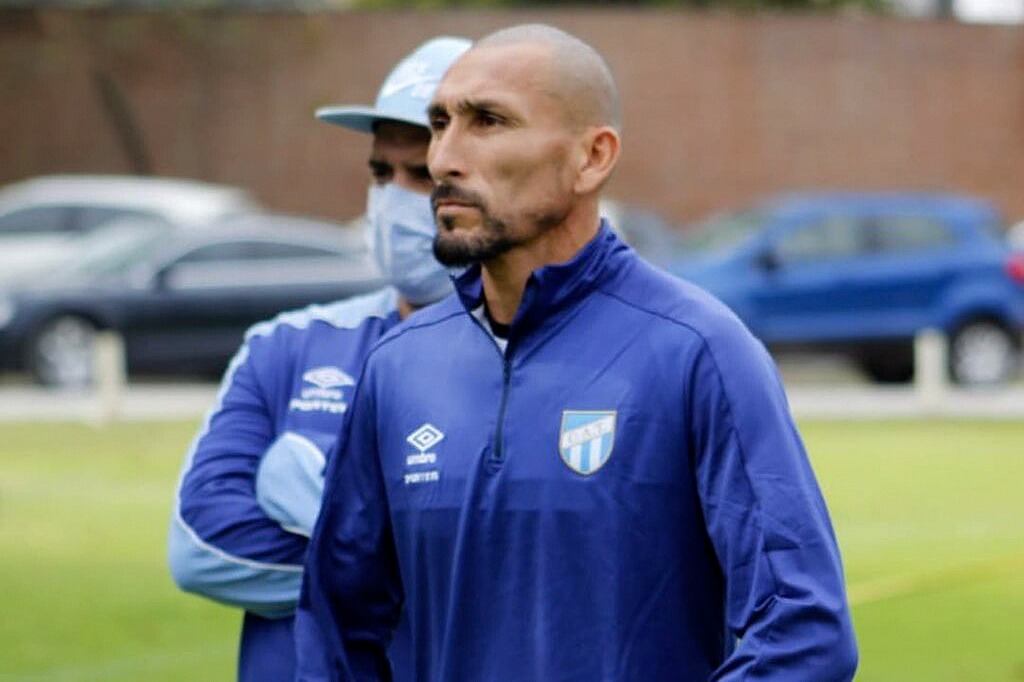 El Cholo Guiñazú no encontró el rumbo en el Decano.