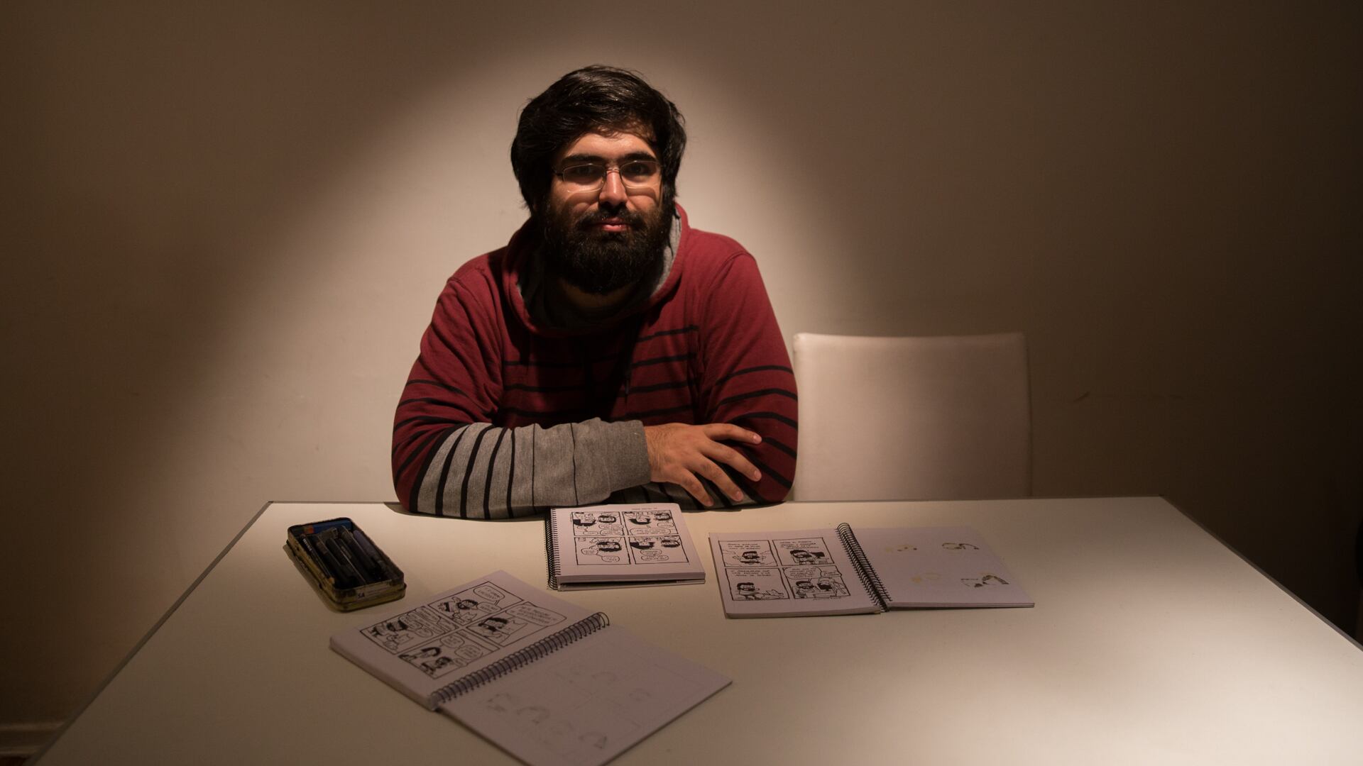 Camarda se describe como uno de esos “ñoños no-cool” a los que no les sale una, aunque le vienen saliendo varias.