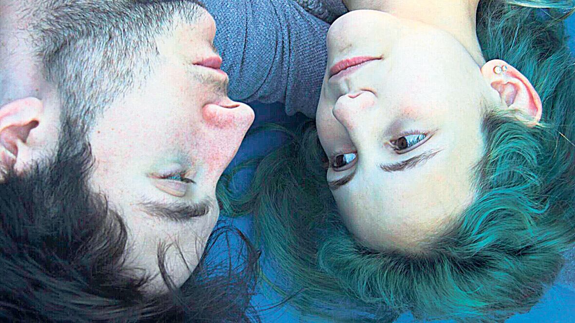 Lo que Federico Godfrid logra en Pinamar es extraordinario, tanto con la cámara como con sus personajes.