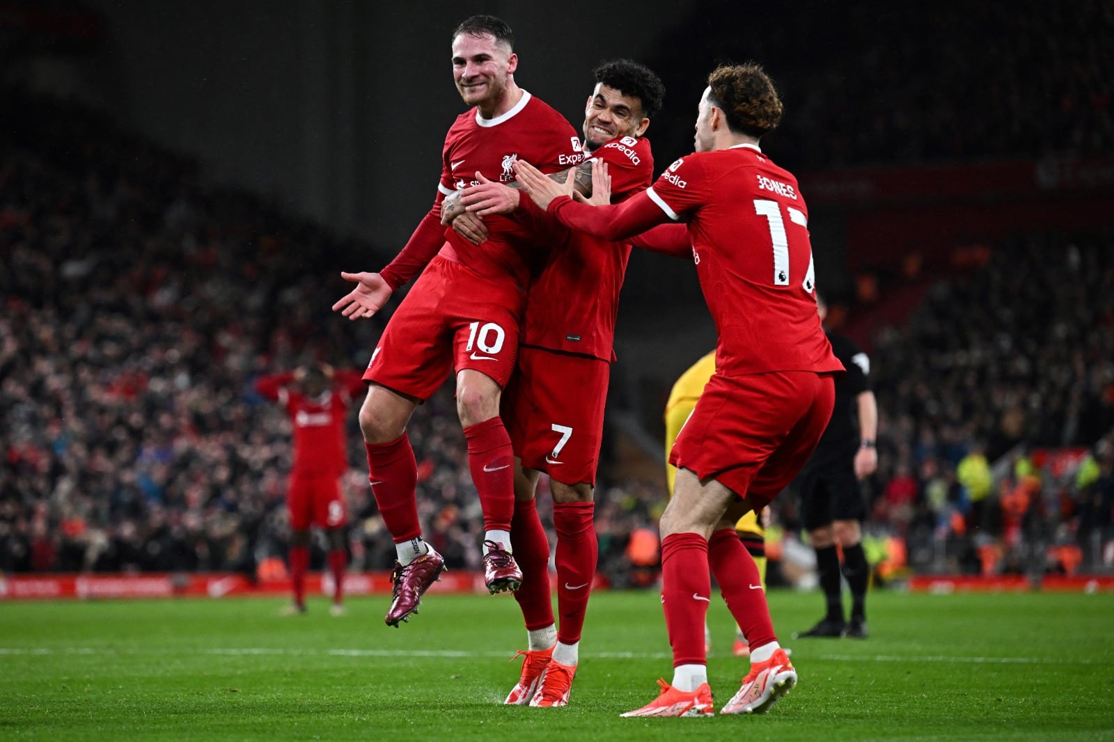 El festejo de Liverpool tras el golazo de Mac Allister