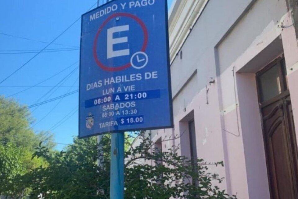 La empresa sigue con el cobro del estacionamiento medido.