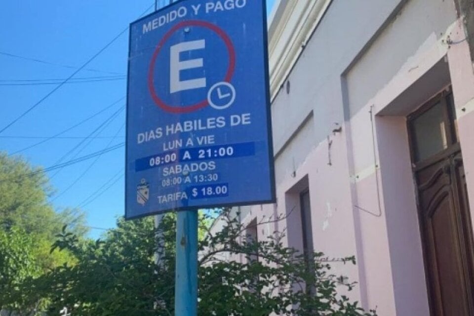 La empresa sigue con el cobro del estacionamiento medido.