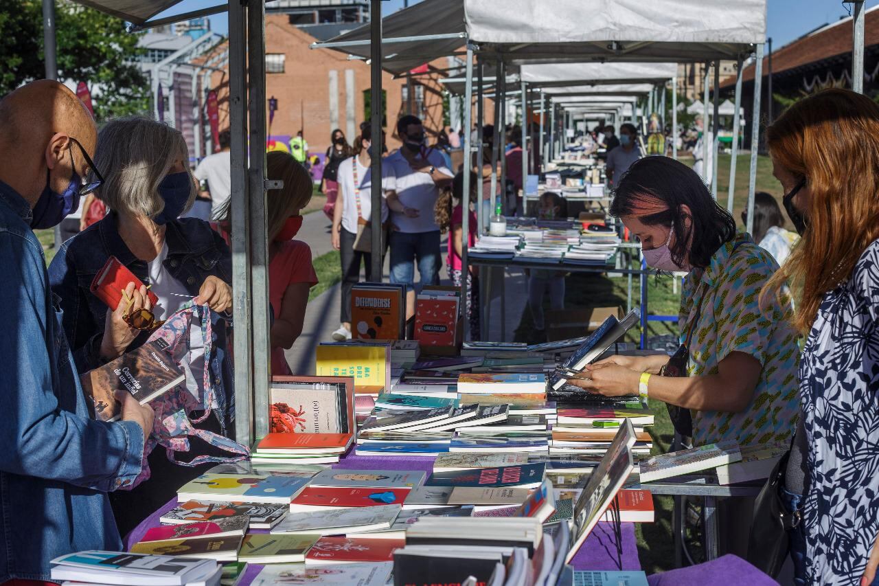 La FELBA se extenderá hasta el próximo martes en el Parque de la Estación de Perón y Gallo.