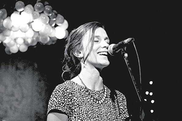 El debut de Moscardini se caracteriza por una sobriedad que en el gusto por el detalle no esquiva cierto riesgo.