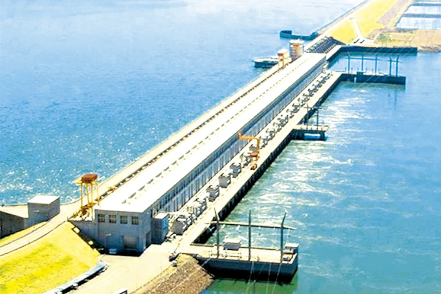 Yacyretá, una de las grandes represas cuestionadas por sus consecuencias sanitarias y ambientales.