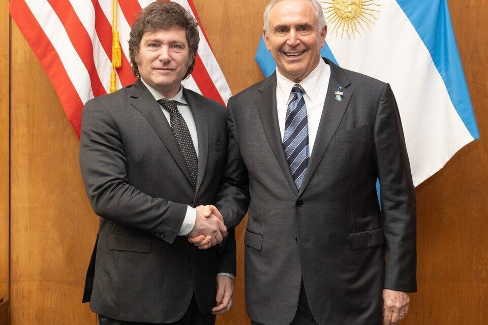 Javier Milei junto al embajador de los Estados Unidos en Argentina, Marc Stanley.