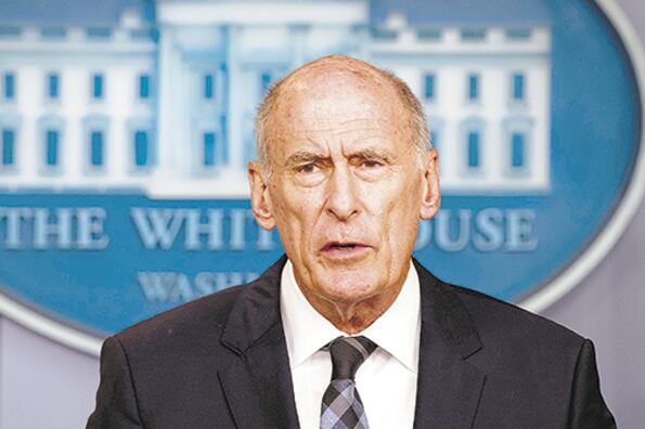 Coats denunció una “amplia campaña de mensajes” por parte de Moscú para “alterar la campaña”.