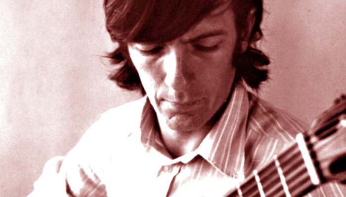 Su discografía comienza en 1963, con Canciones folklóricas y seis impresiones para canto y guitarra.