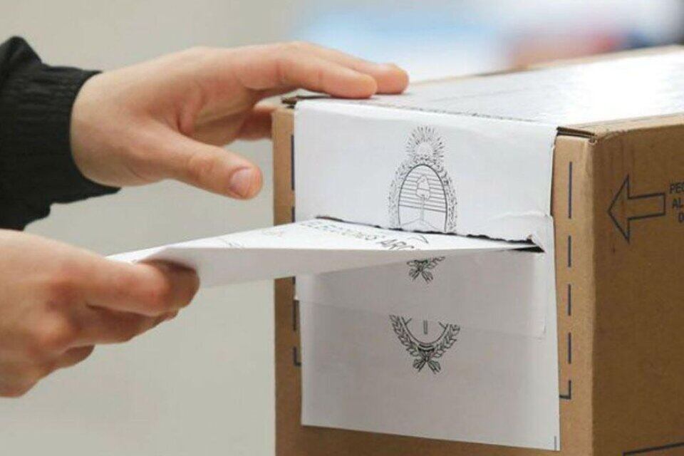 Bocas de urna falsas durante la tarde del balotaje 2023.