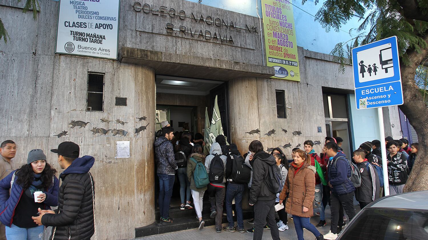 El colegio queda en avenida San Juan al 1500.