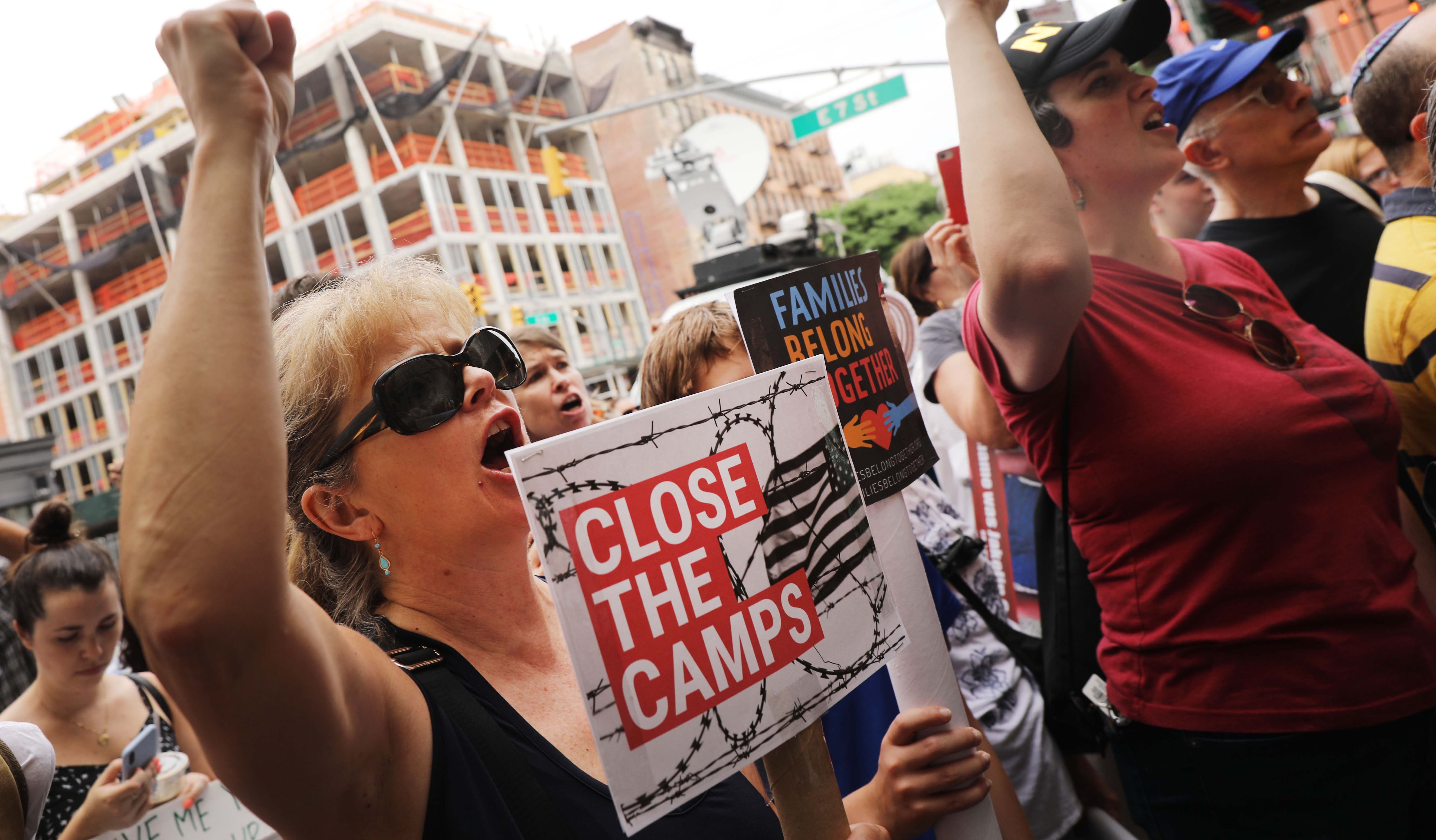 Protesta en una iglesia de Manhattan en contra de las políticas migratorias de Trump.