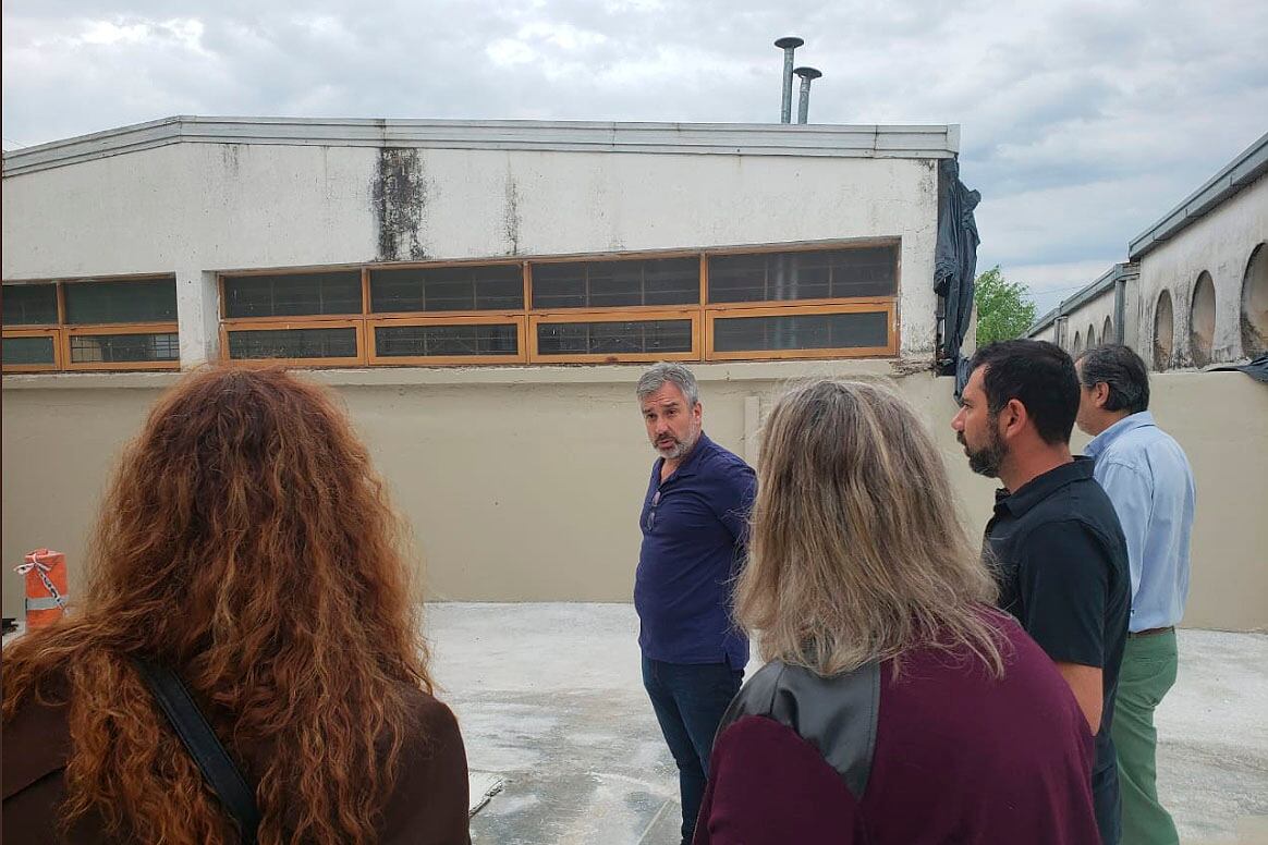 Funcionarios del Ministerio de Educación inauguraron el edificio.