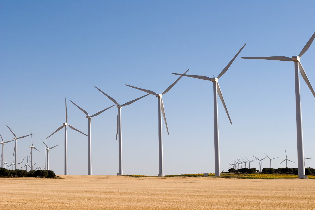 Los costos de la generación de energía renovable vienen descendiendo de modo sostenido. 