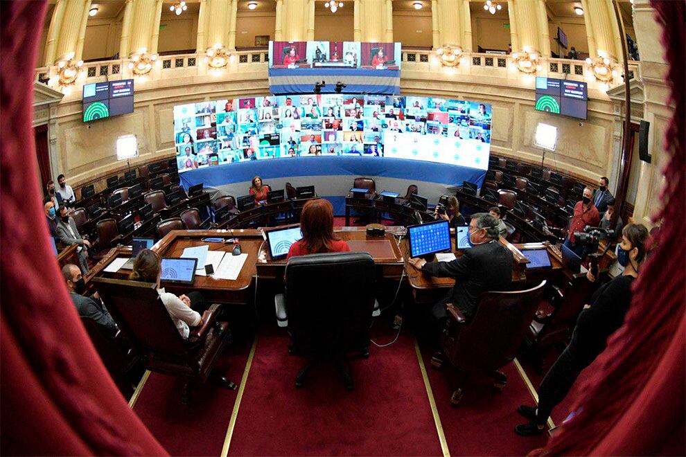 El Senado realizó un segundo ensayo satisfactorio de sesión remota.