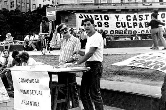 Cigliutti y Jáuregui, en marzo de 1986, en la mesa de la CHA en la conmemoración de los 10 años del golpe