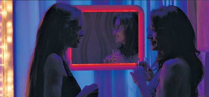 María Ucedo (a la derecha) en Fin de semana, de Moroco Colman.