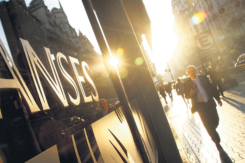 Los fondos que financian las erogaciones de la Anses se irán achicando con los años.