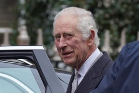 El rey Carlos III tiene un grave problema de salud que evoluciona rápidamente, según fuentes cercanas a la Casa Real.