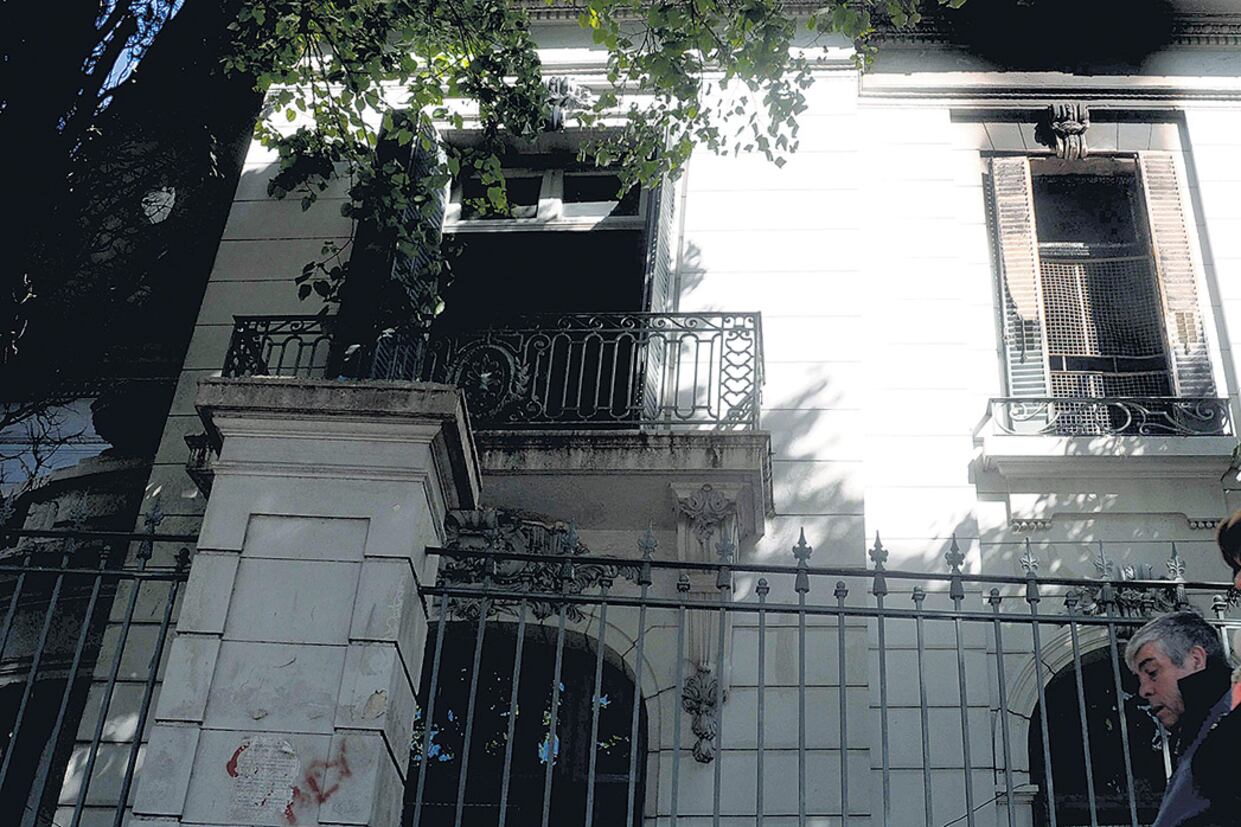 La clínica neuropsiquiátrica de La Plata que se incendió.