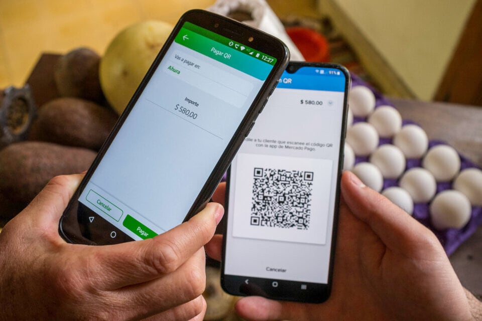 Pagos QR con tarjeta: hubo acuerdo con los bancos y Mercado Pago no cobrará comisión