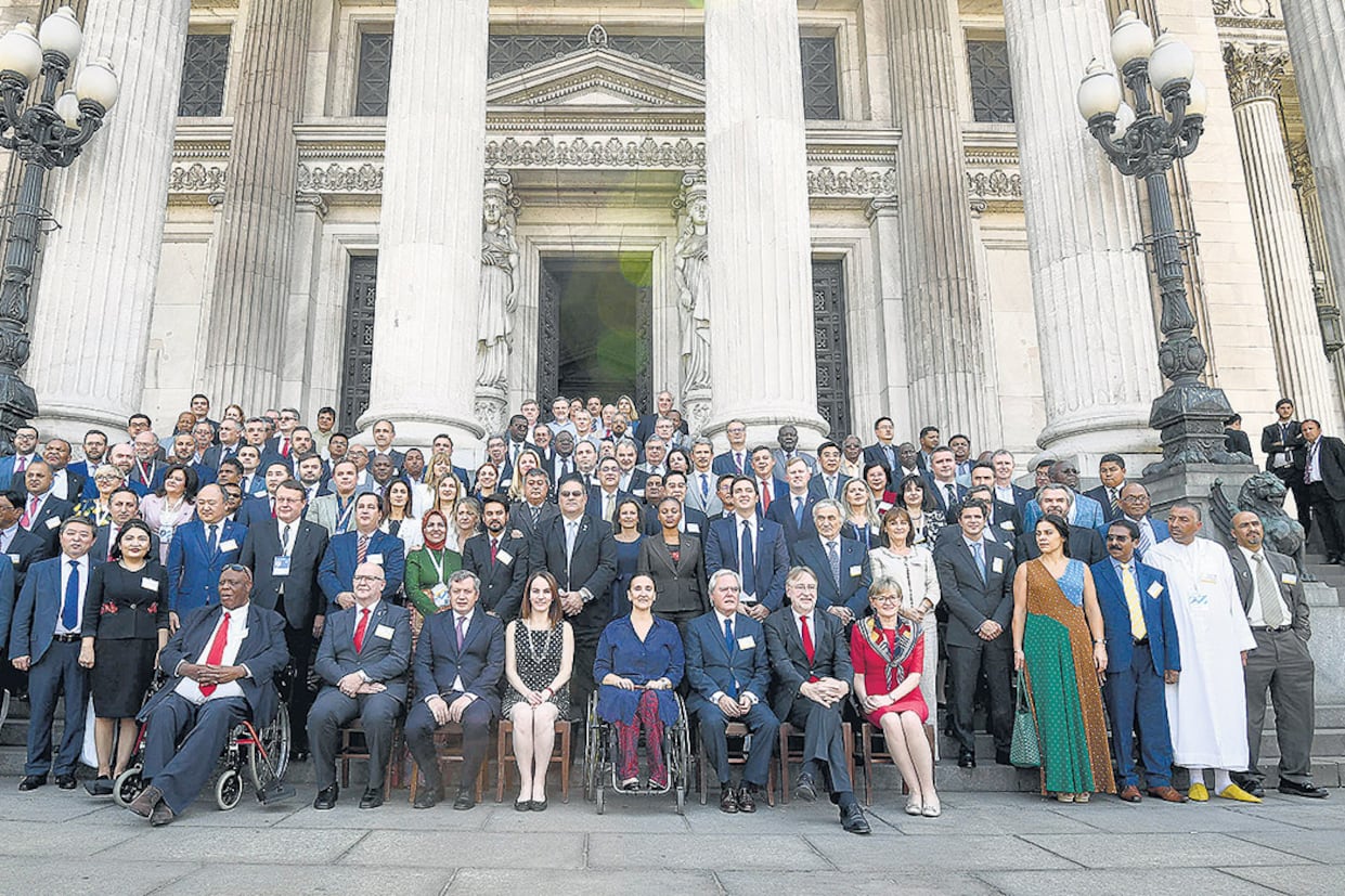 Un centenar y medio de parlamentarios de distintos paises participó ayer de un encuentro en el Senado.