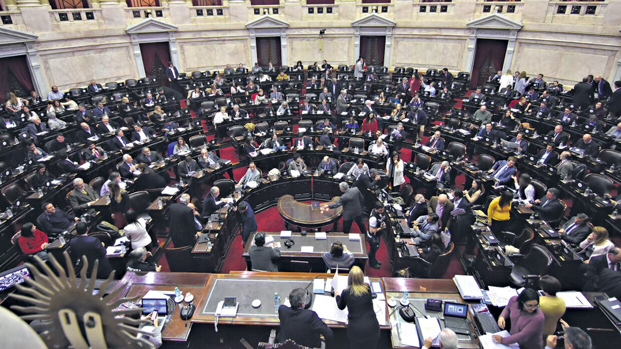 Cambiemos llegó ayer al recinto con la intención de imponer el cuestionado artículo 37.