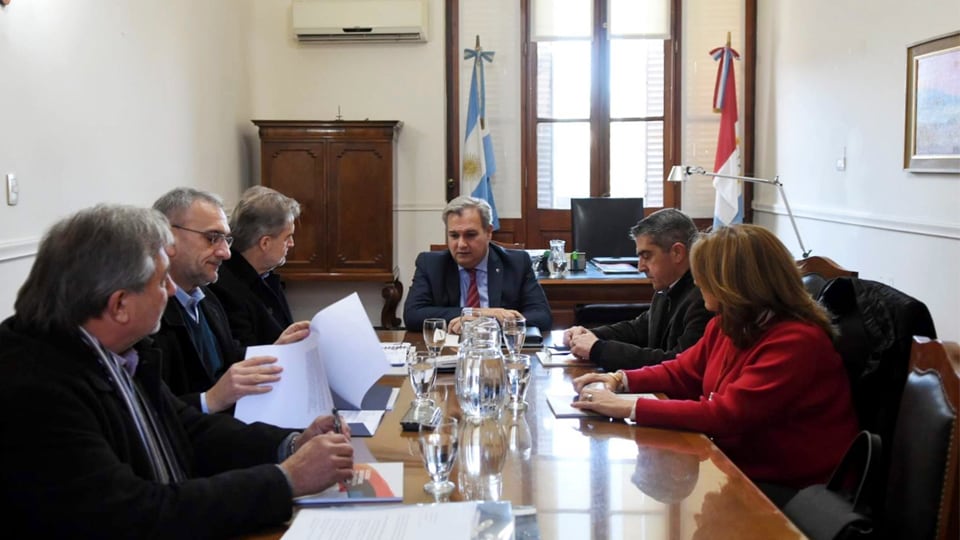 La mesa de funcionarios del actual gobierno y representantes del que vendrá en diciembre, seguirá con las reuniones.