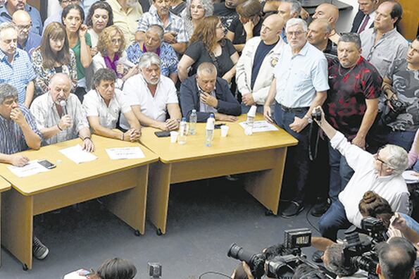 Hugo Yasky, Pablo Micheli y Pablo Moyano anunciaron cuatro marchas contra el tarifazo durante enero.