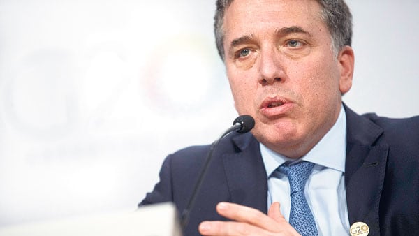 “La inflación va a bajar muy fuerte a partir de mayo”, sostuvo Dujovne.