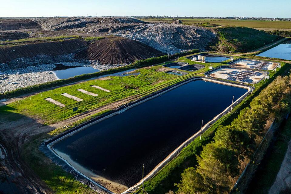 El relleno sanitario de Ricardone recibe 300.000 toneladas de residuos de Rosario al año.