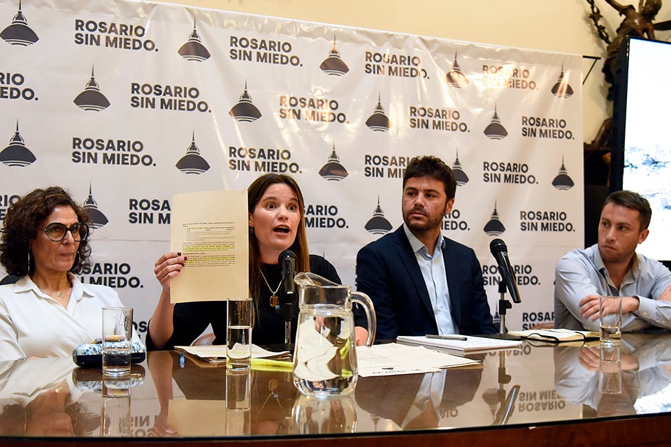 López, Tepp, Monteverde y Romero en conferencia de prensa.
