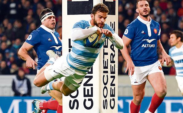 El try del tucumano Moyano, con el que Los Pumas abrieron el marcador.