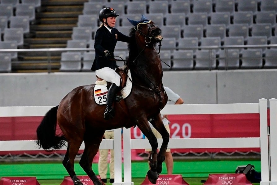 El llanto de Schleu cuando su caballo no saltó en Tokio 2020