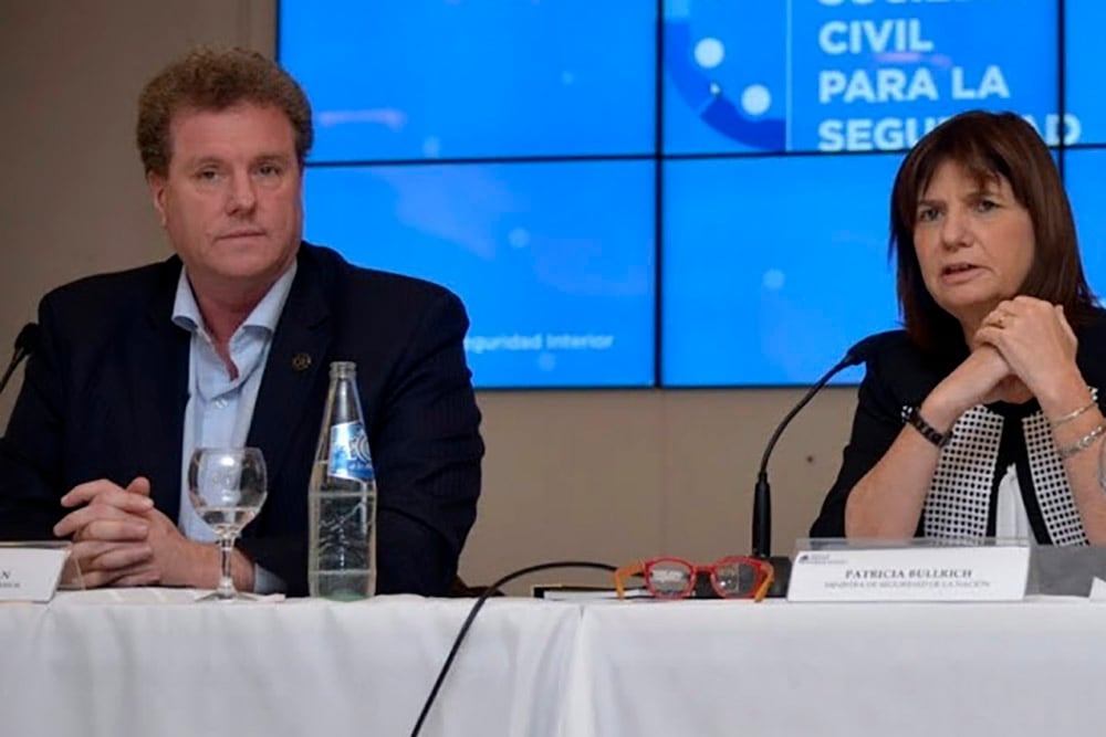 Gerardo Milman junto a la titular del PRO, Patricia Bullrich.