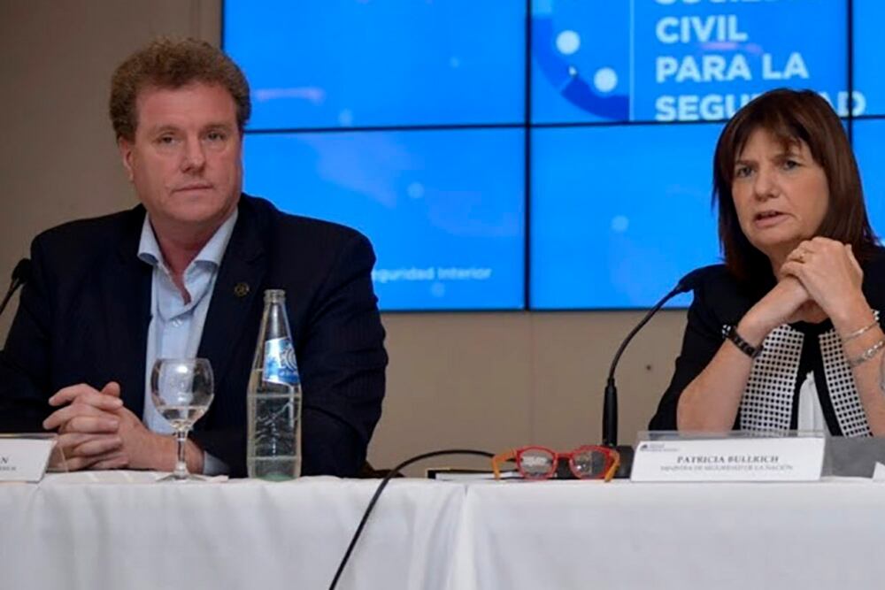 Gerardo Milman junto a la titular del PRO, Patricia Bullrich.