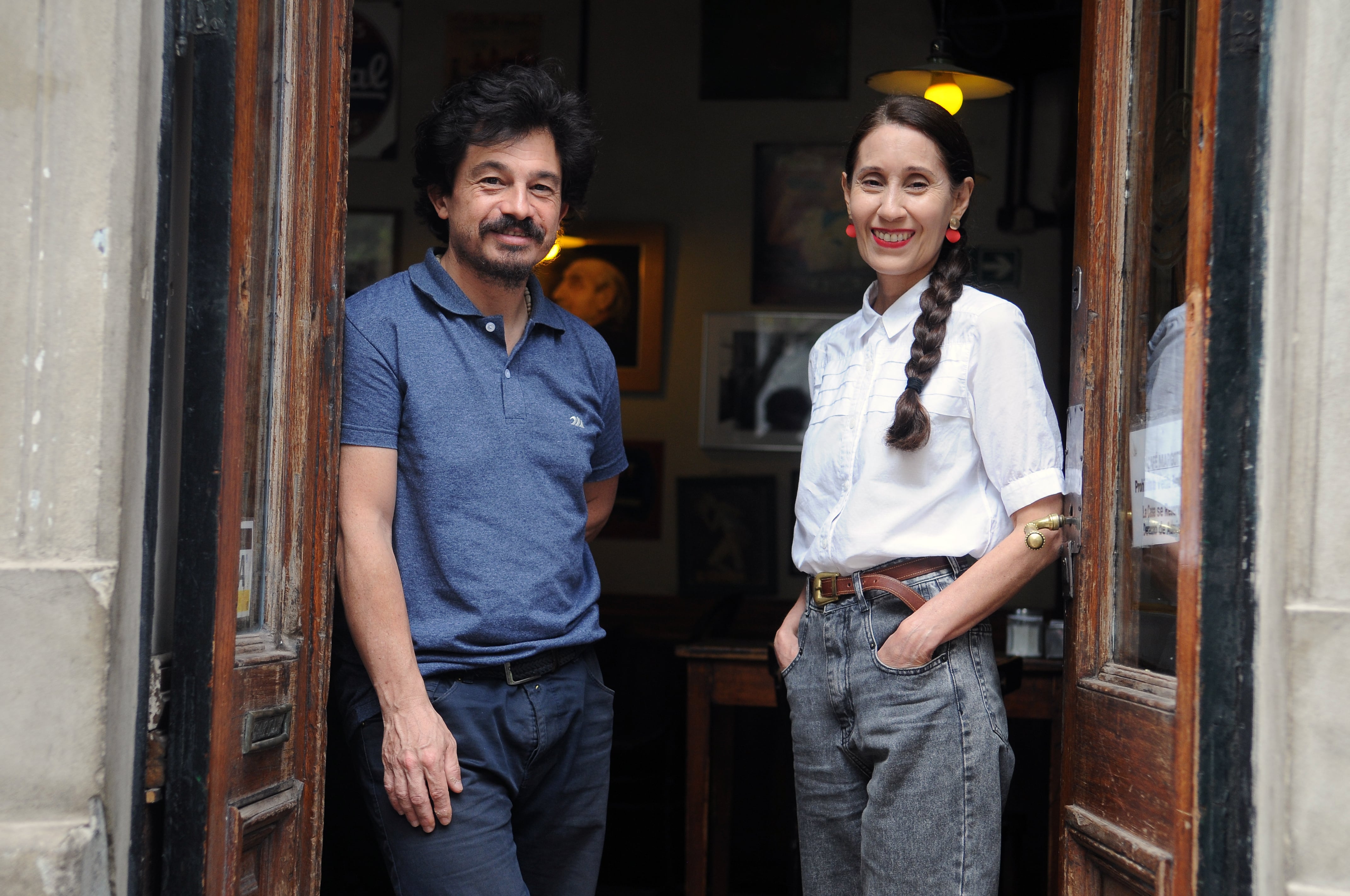 "Fueron las ganas de hacer en un contexto hostil", señala Mónica Lairana junto a Paulo Pécora.