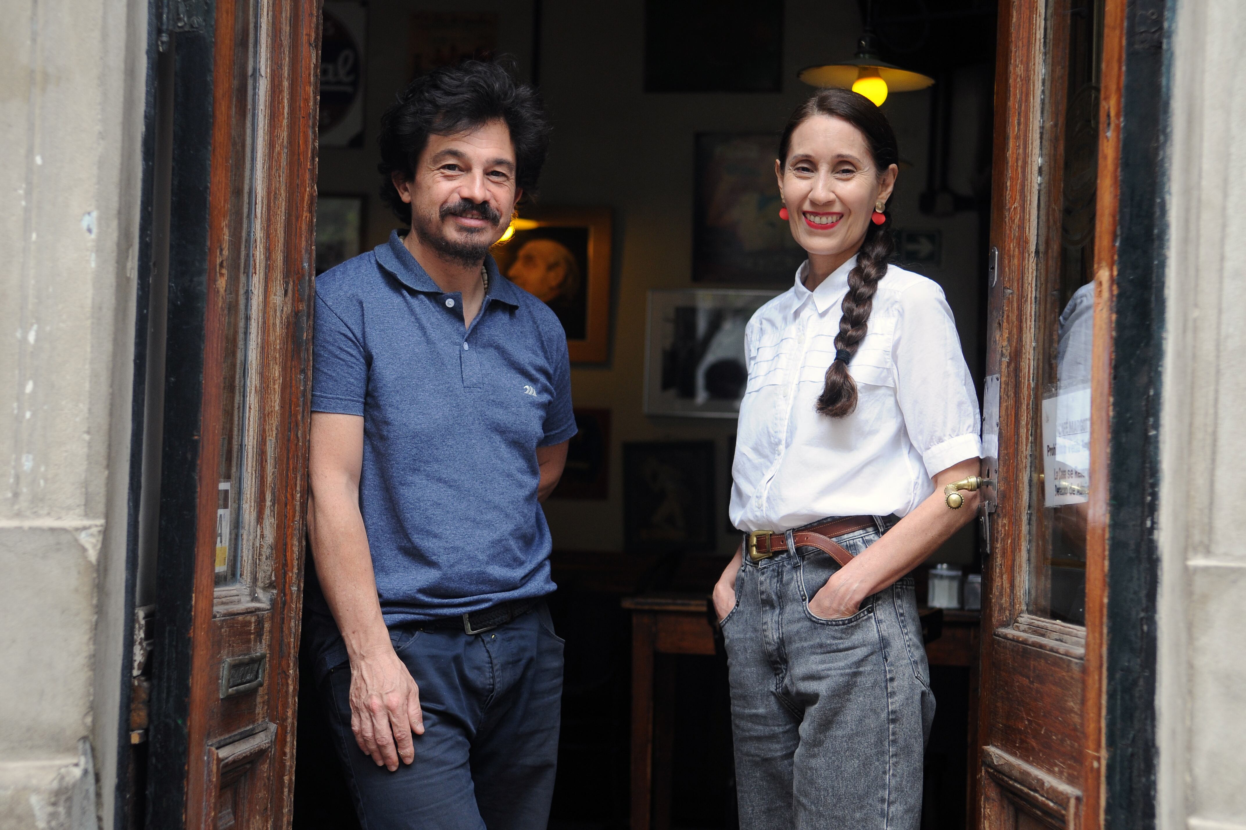 "Fueron las ganas de hacer en un contexto hostil", señala Mónica Lairana junto a Paulo Pécora.