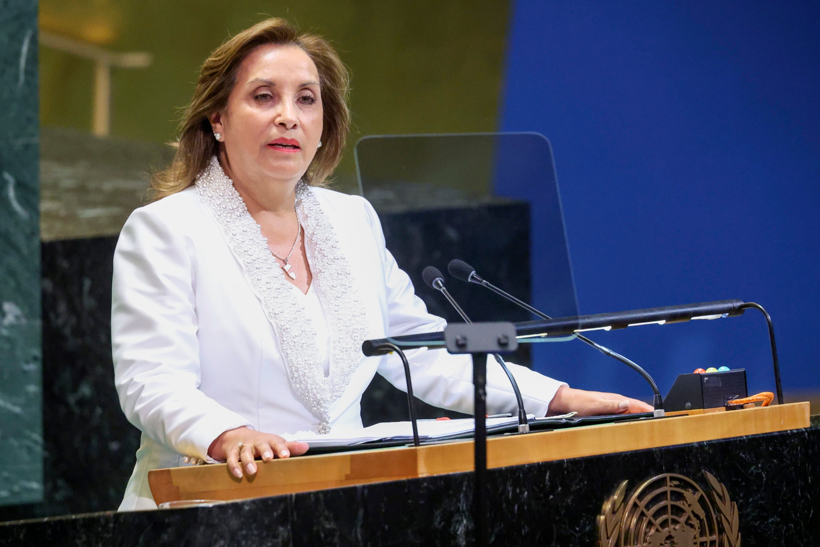 Dina Boluarte, quien estuvo presente en la Asamblea General de las Naciones Unidas, celebra el nombramiento de Gálvez