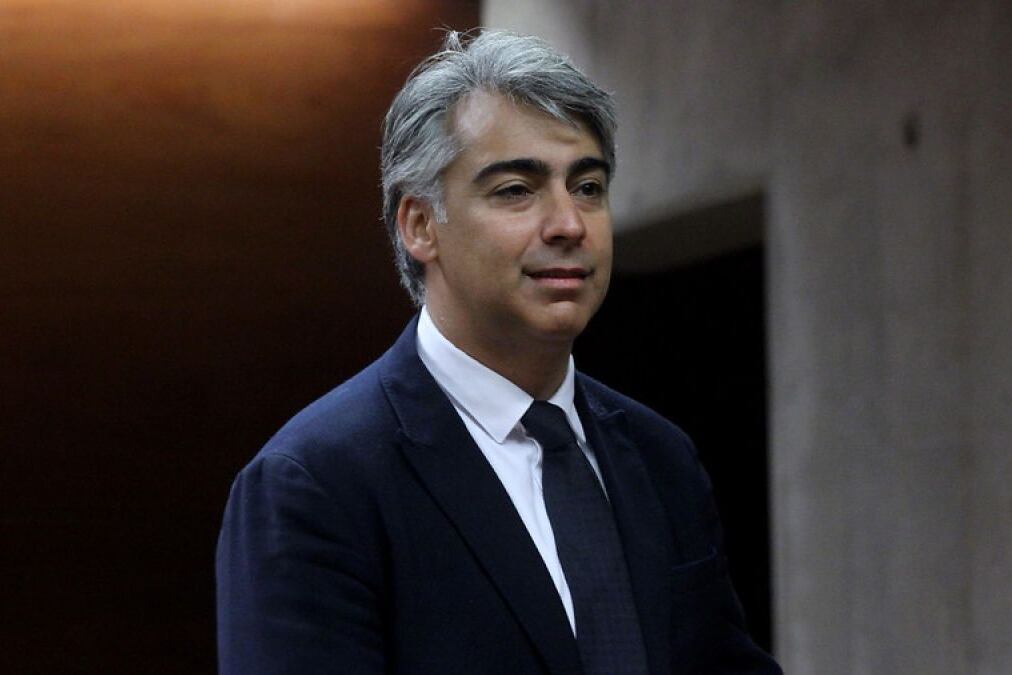 "Son horas decisivas para Chile, y quiero creer que los militares van a jugar un rol del lado de la Constitución".