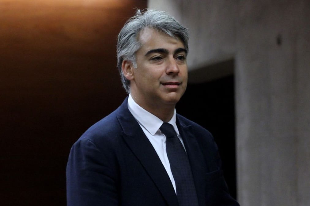 "Son horas decisivas para Chile, y quiero creer que los militares van a jugar un rol del lado de la Constitución".