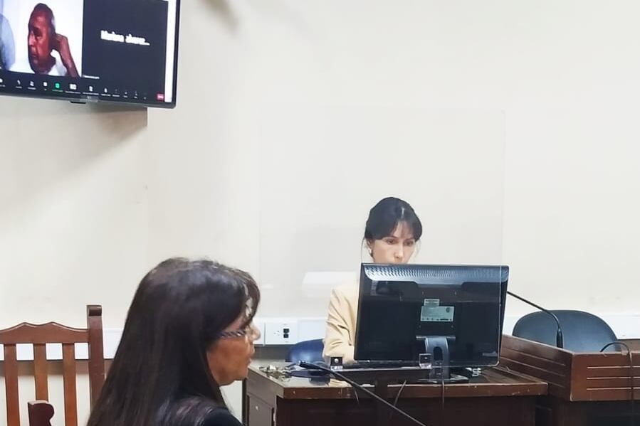 Evangelina Cuadri. En la pantalla, el represor que reconoció.