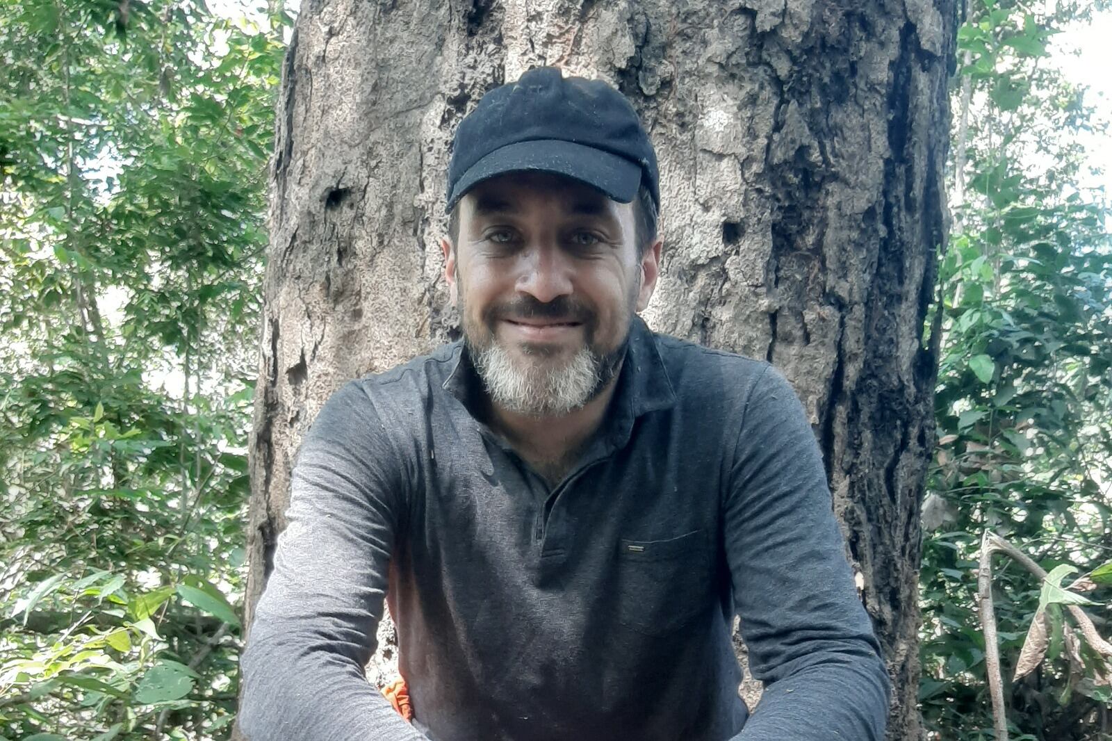 En 2022 el compositor vivió un tiempo entre los indios Kuikuros, en el Brasil profundo.