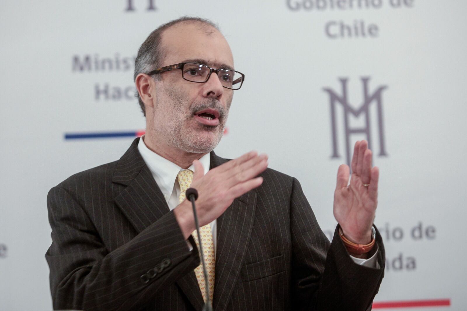 "Todos los países requieren una política fiscal sostenible", dijo Valdéz.