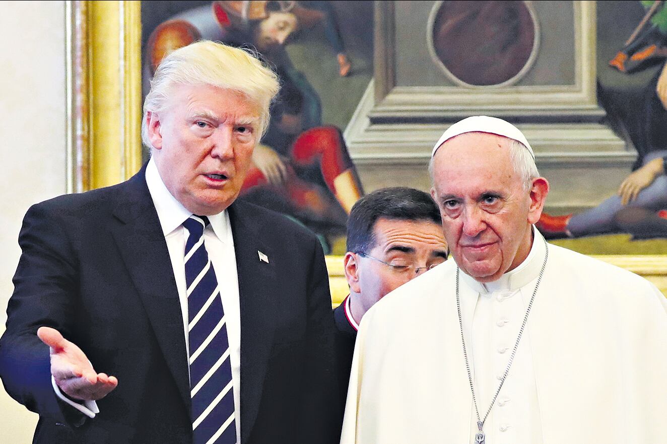 “You are welcome”, le dijo el Papa a Trump en la biblioteca pontificia del Palacio Apostólico del Vaticano.