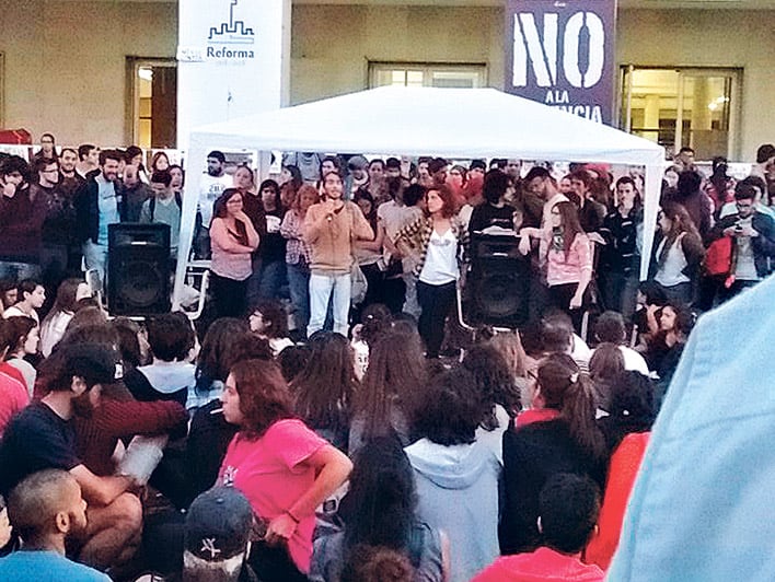 Los alumnos ocupan desde ayer el Pabellón Argentina.