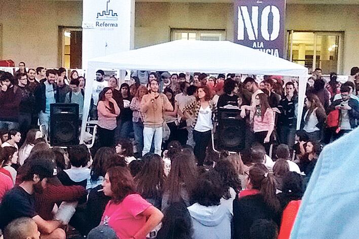 Los alumnos ocupan desde ayer el Pabellón Argentina.