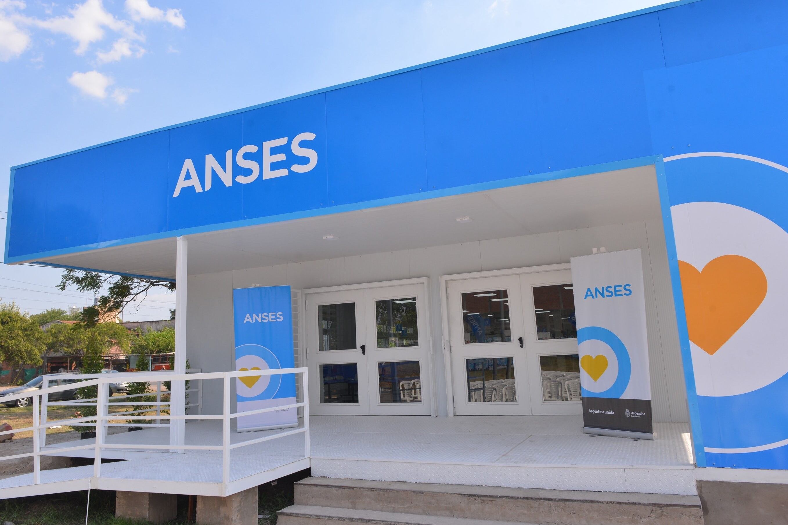 El 1, 25 y 26 de mayo serán feriados y afectará al calendario de pagos (Foto: Prensa Anses).