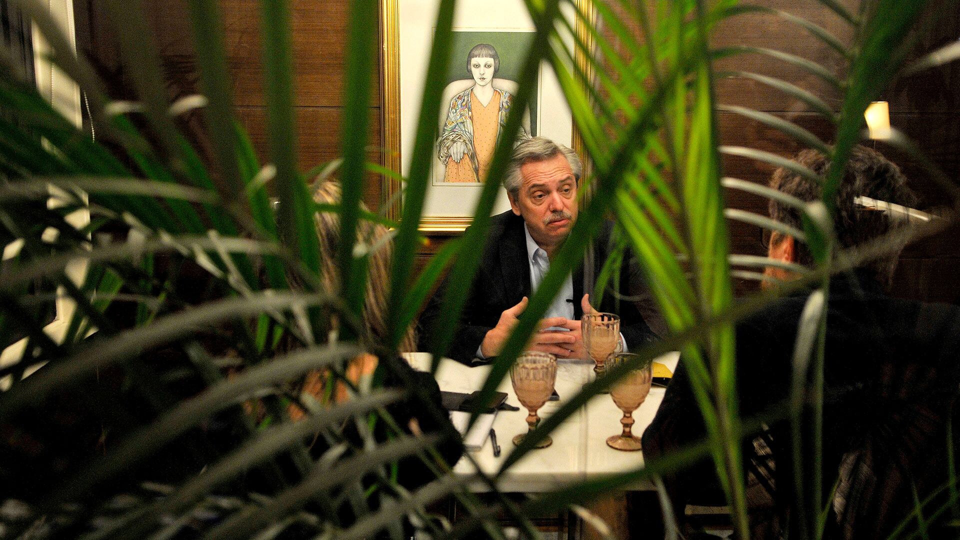 "Me siento muy incómodo teniendo que ser yo el que explica los incumplimientos de Macri", dijo Alberto Fernández.