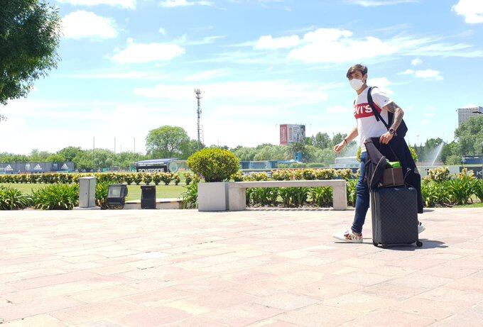 Martínez Quarta ya está en Ezeiza y a la tarde participará de la práctica con el plantel.