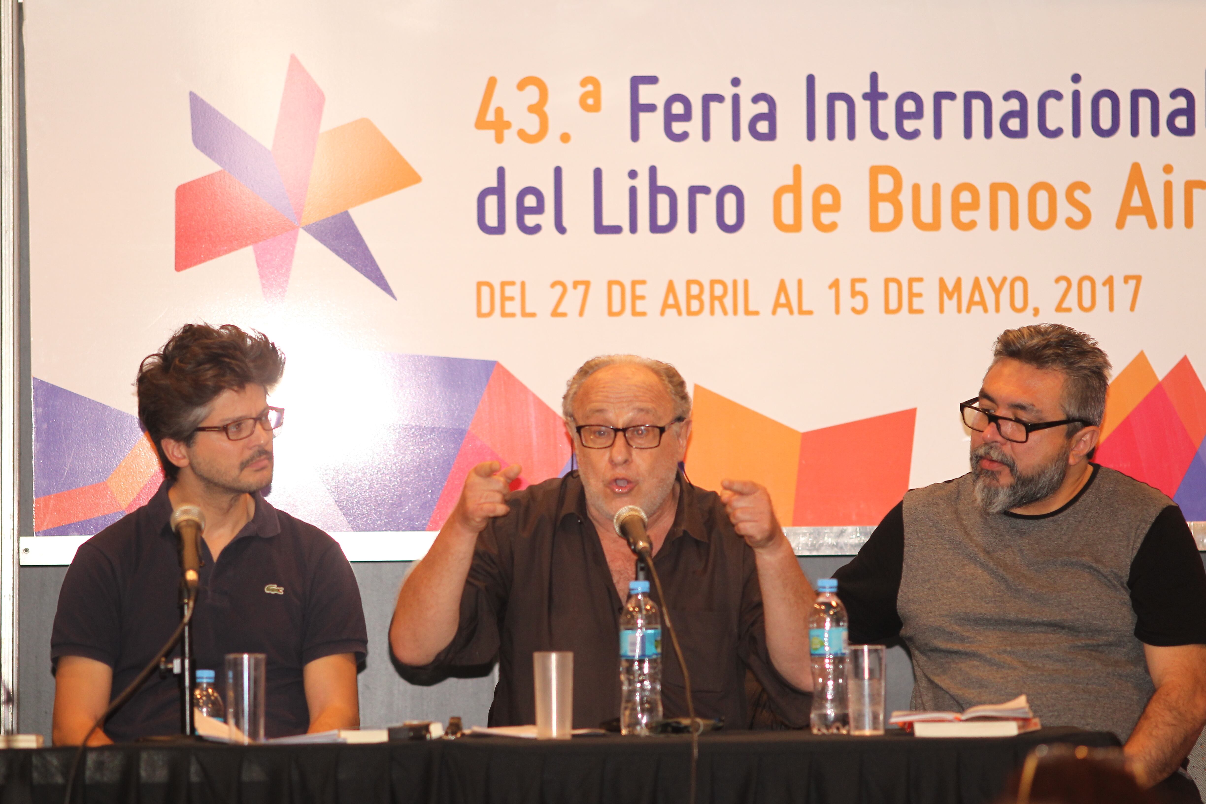 Mario Wainfeld con Carlos Díaz, director de Siglo Veintiuno, y el periodista Martín Rodríguez.